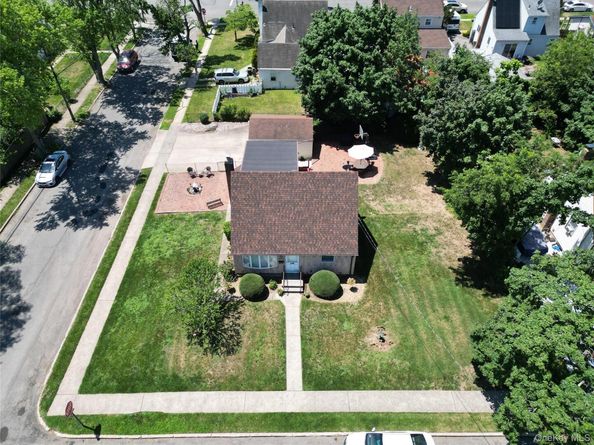 979 Merillon Avenue, Westbury NY 11590