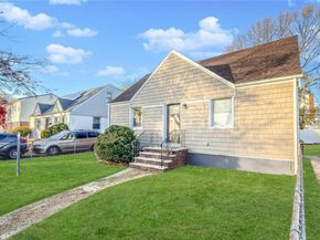 15 Circle Drive, Hempstead NY 11550