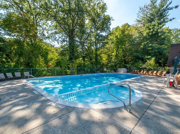 356 Central Park Avenue E10, Scarsdale NY 10583