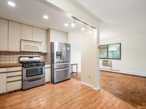 356 Central Park Avenue E10, Scarsdale NY 10583