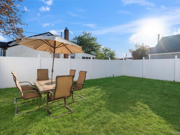 131 S 5th Street, Bethpage NY 11714