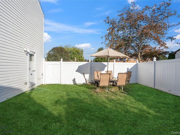 131 S 5th Street, Bethpage NY 11714