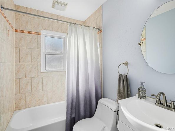 131 S 5th Street, Bethpage NY 11714