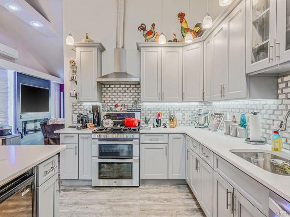 287 Clearmeadow Drive, East Meadow NY 11554