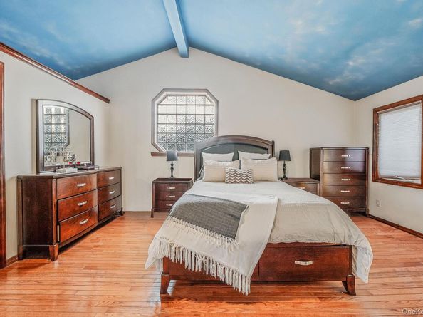 287 Clearmeadow Drive, East Meadow NY 11554