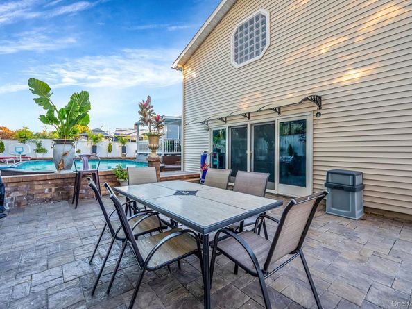 287 Clearmeadow Drive, East Meadow NY 11554