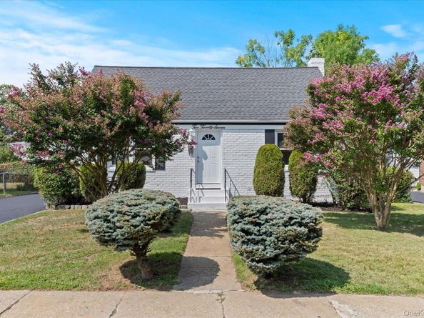 227 Warren Street, Uniondale NY 11553