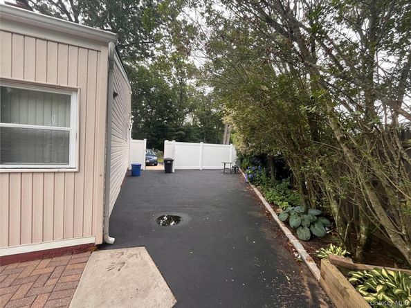 532 Lafayette Road, West Babylon NY 11704