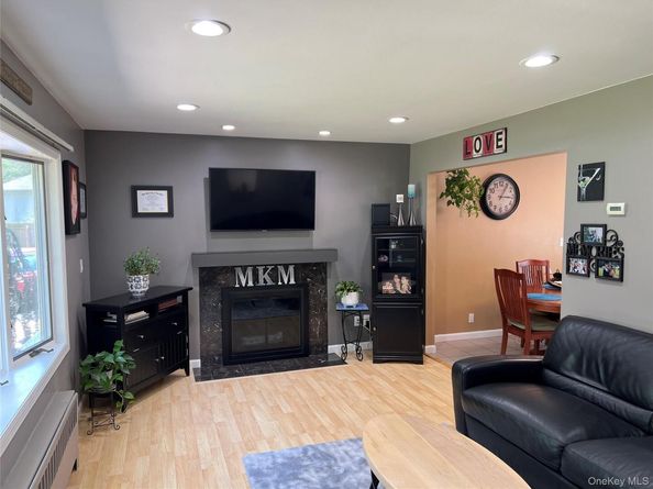 532 Lafayette Road, West Babylon NY 11704