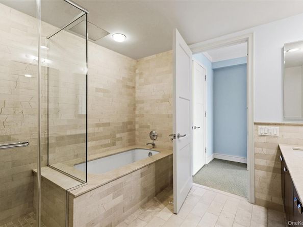 1 Renaissance Square 25F, White Plains NY 10601