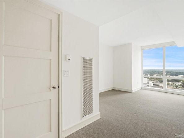 1 Renaissance Square 25F, White Plains NY 10601