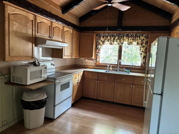 16 Rocklein Road, Wading River NY 11792