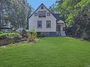 46 Satinwood Road, Rocky Point NY 11778