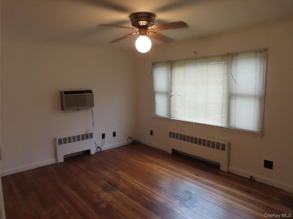 23 Woodlawn Avenue, Central Islip NY 11722