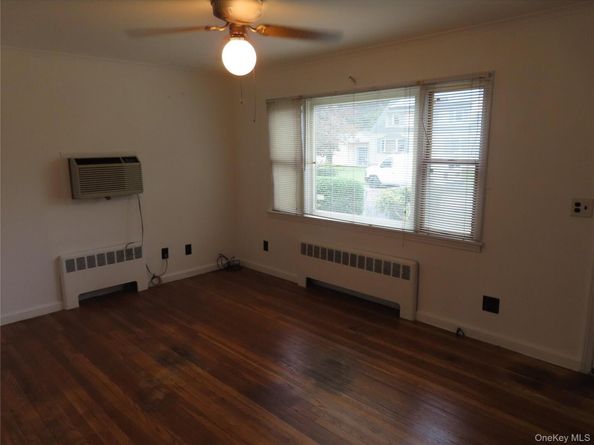 23 Woodlawn Avenue, Central Islip NY 11722
