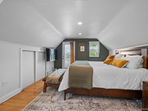 29 W Henrietta Avenue, Oceanside NY 11572