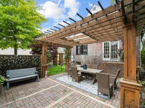 29 W Henrietta Avenue, Oceanside NY 11572