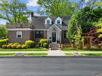 29 W Henrietta Avenue