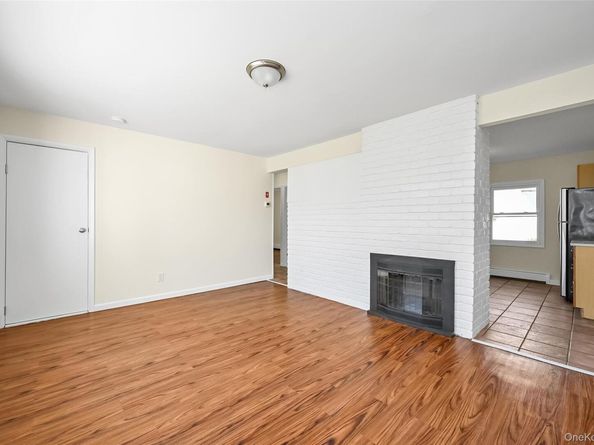 77 Autumn Lane, Hicksville NY 11801