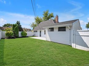 77 Autumn Lane, Hicksville NY 11801