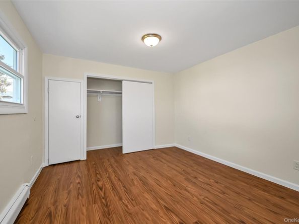 77 Autumn Lane, Hicksville NY 11801