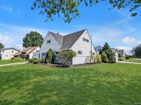77 Autumn Lane, Hicksville NY 11801