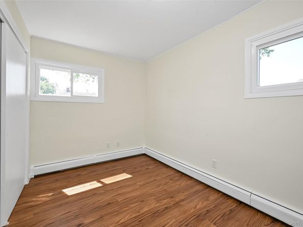 77 Autumn Lane, Hicksville NY 11801
