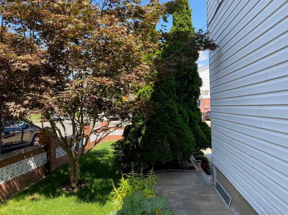 7802 151st Avenue, Howard Beach NY 11414