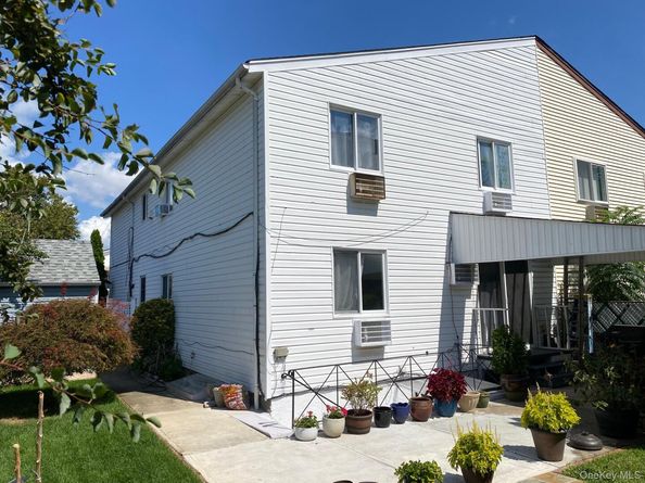 7802 151st Avenue, Howard Beach NY 11414