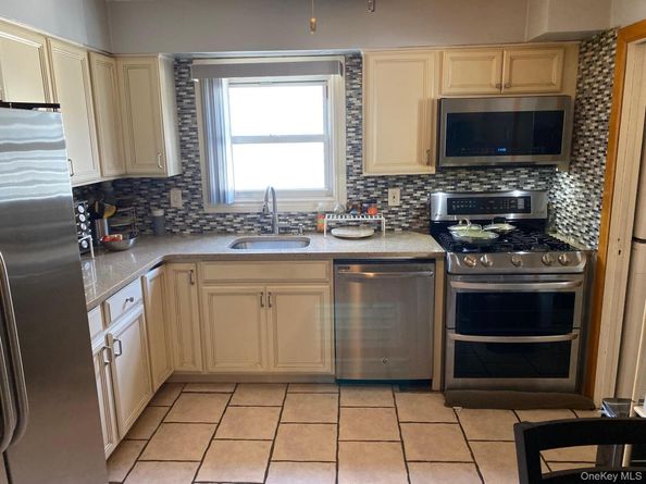 7802 151st Avenue, Howard Beach NY 11414