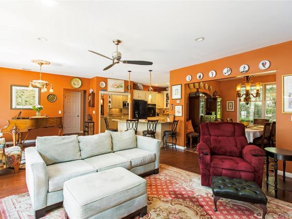 41 Park Drive, Riverhead NY 11901