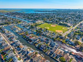 177 Sportsmans Avenue, Freeport NY 11520