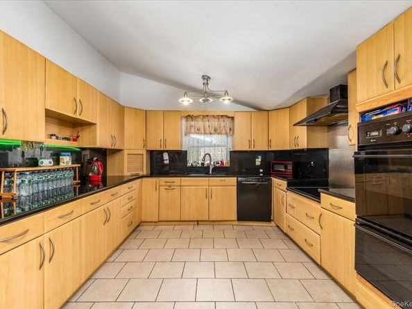 177 Sportsmans Avenue, Freeport NY 11520