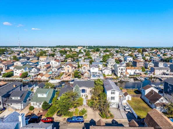 177 Sportsmans Avenue, Freeport NY 11520
