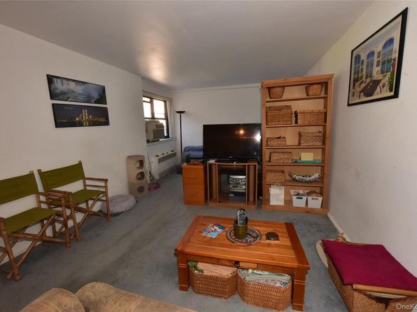 204-15 Foothill Avenue B77, Hollis NY 11423