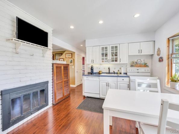 142 Blacksmith Road E, Levittown NY 11756