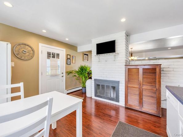 142 Blacksmith Road E, Levittown NY 11756