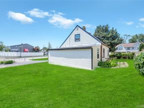 88 Anchor Lane, Levittown NY 11756