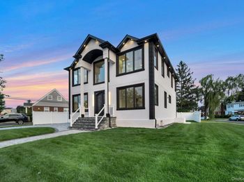 1035 Glen Drive
