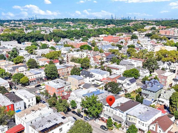 104-21 92nd Avenue, Richmond Hill NY 11418