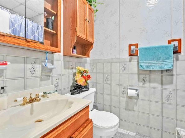 104-21 92nd Avenue, Richmond Hill NY 11418