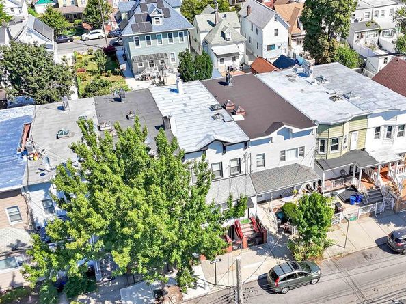 104-21 92nd Avenue, Richmond Hill NY 11418