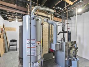 104-21 92nd Avenue, Richmond Hill NY 11418