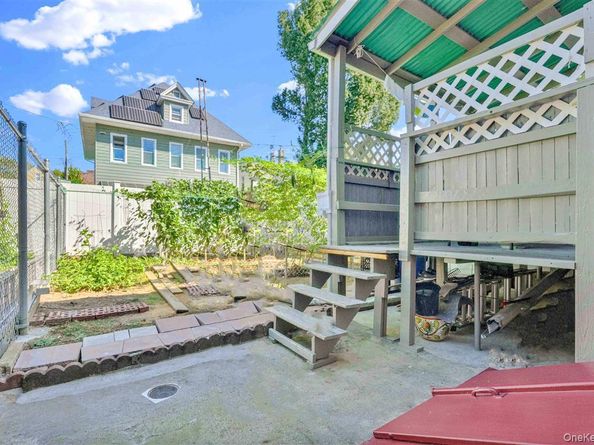104-21 92nd Avenue, Richmond Hill NY 11418