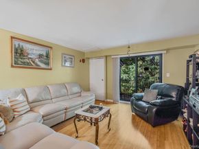 185 Newbrook 185, Bay Shore NY 11706