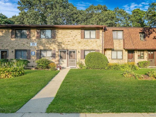 185 Newbrook 185, Bay Shore NY 11706