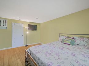 185 Newbrook 185, Bay Shore NY 11706