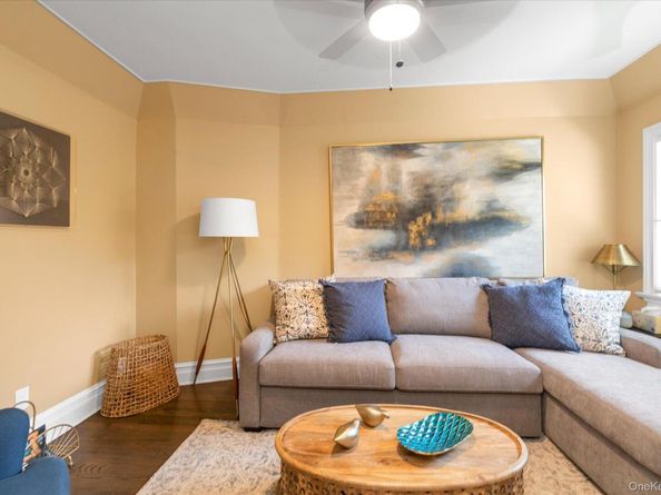 7 Stuyvesant Place, Lawrence NY 11559