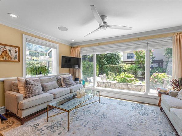 7 Stuyvesant Place, Lawrence NY 11559