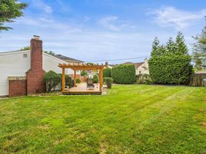 11 Dartmouth Drive, Plainview NY 11803